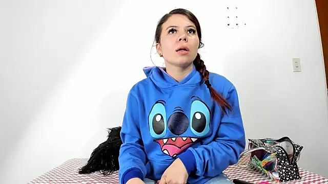 Snapshot of Vanessa_Martinz chatting on 10-24-25, 12:23 Vanessa Martinz online show from 10-24-25, 12:23