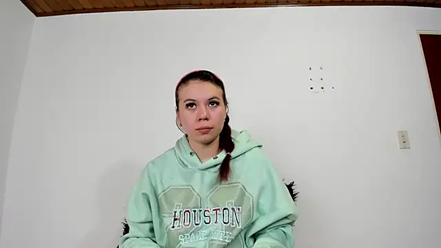 Snapshot of Vanessa_Martinz chatting on 11-03-25, 11:55 Vanessa Martinz online show from 11-03-25, 11:55