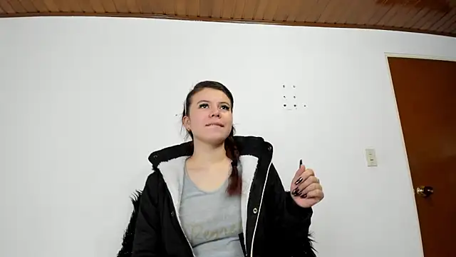 Snapshot of Vanessa_Martinz chatting on 11-04-25, 11:53 Vanessa Martinz online show from 11-04-25, 11:53