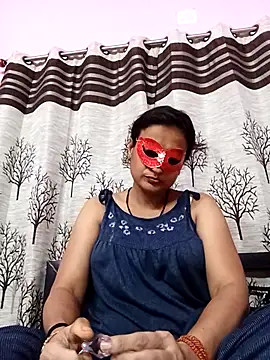 Hotty girl25 online show from 11-01-25, 12:18