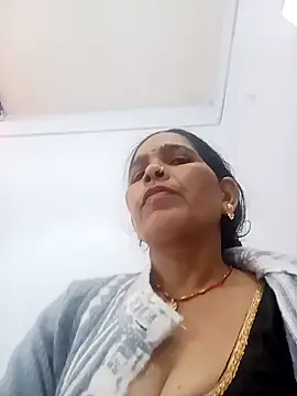 Indiangueen online show from 10-31-25, 10:27