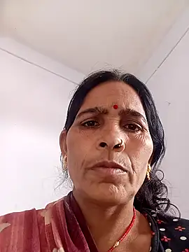 Indiangueen online show from 11-18-25, 04:06