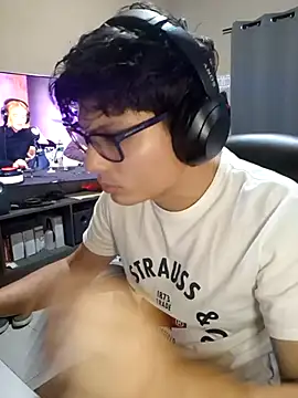 Ais B10 online show from 11-20-25, 03:28