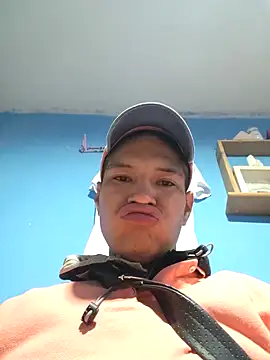 Ojitosbrrr online show from 11-04-25, 01:21