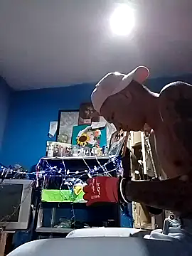 Ojitosbrrr online show from 11-18-25, 09:03