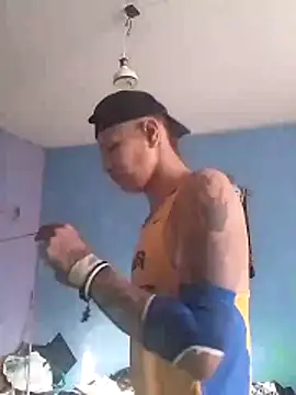 Ojitosbrrr online show from 11-28-25, 10:12