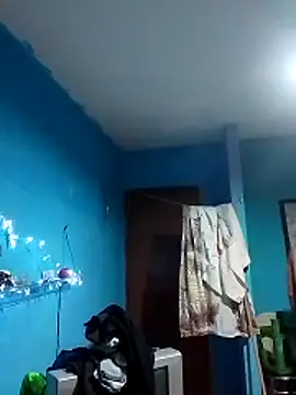 Ojitosbrrr online show from 12-19-25, 02:29