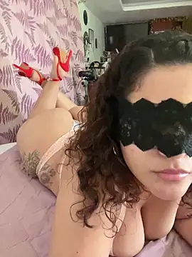 Snapshot of amellita-33 chatting on 11-13-25, 03:27 amellita-33 online show from 11-13-25, 03:27