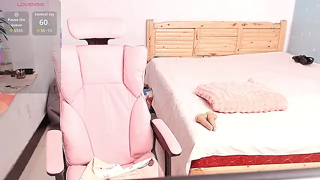 Snapshot of Ava-baby-8899 chatting on 12-20-25, 04:14 Ava-baby-8899 online show from 12-20-25, 04:14