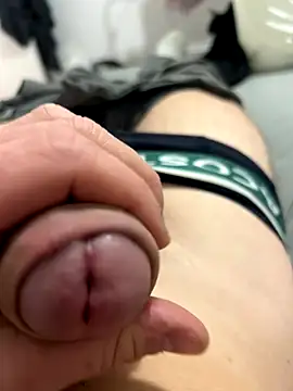 Snapshot of grossebite12335 chatting on 12-17-25, 06:58 grossebite12335 online show from 12-17-25, 06:58