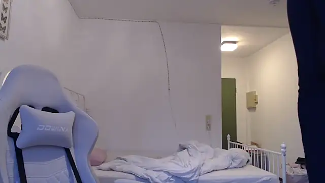 bellefleurrr online show from 04-23-26, 06:54