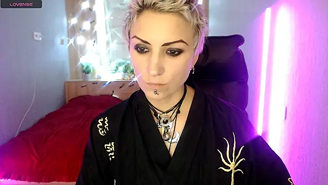 Sweet-n-Strong online show from 11-18-25, 01:04