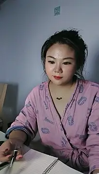 doudou101 online show from 10-28-25, 03:47