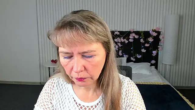 Carla Vogue online show from 11-04-25, 03:05