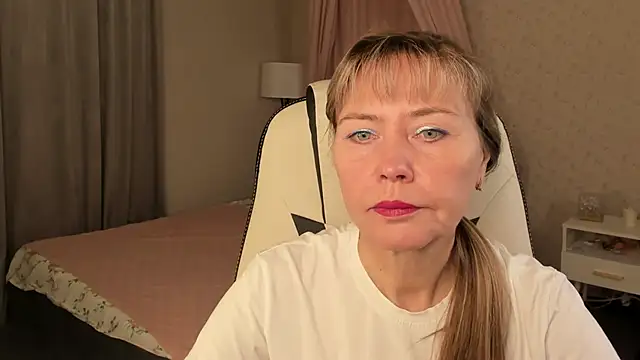 Carla Vogue online show from 11-05-25, 03:17