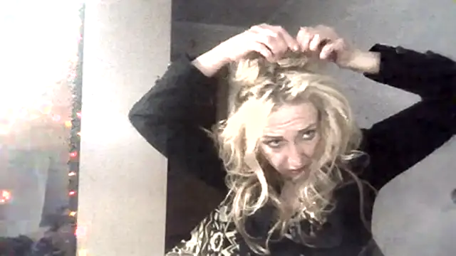 LilaniLoverx online show from 11-17-25, 01:28