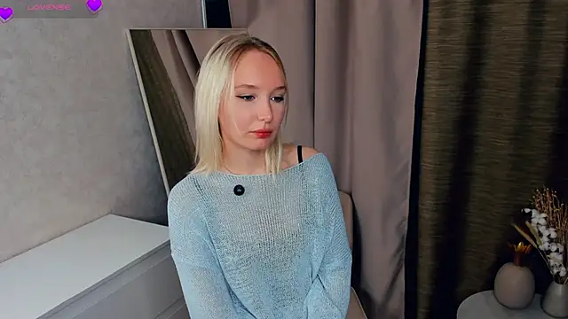 Snapshot of NorikoLiebeck chatting on 10-29-25, 12:40 NorikoLiebeck online show from 10-29-25, 12:40