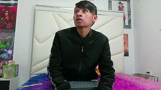 Snapshot of ALEXANDRO_BOVER chatting on 12-01-25, 09:09 ALEXANDRO BOVER online show from 12-01-25, 09:09