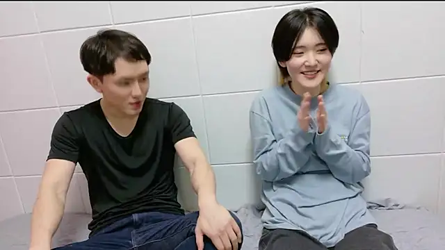 Snapshot of NORA_NEKO_2_2 chatting on 11-15-25, 10:45 NORA NEKO 2 2 online show from 11-15-25, 10:45