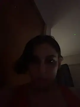 Snapshot of gigi333regi chatting on 11-28-25, 08:28 gigi333regi online show from 11-28-25, 08:28