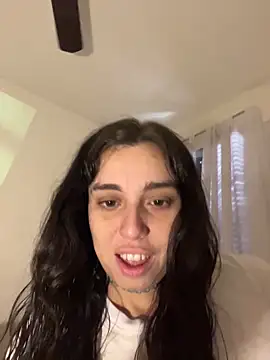 Snapshot of gigi333regi chatting on 12-15-25, 03:05 gigi333regi online show from 12-15-25, 03:05