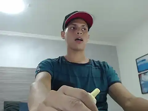 wiltom  online show from 12-14-25, 06:23