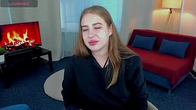 ElaraBloom online show from 10-30-25, 02:07