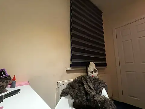 rosie-hipstergal online show from 02-20-26, 08:42