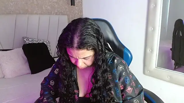 AliceSmity  online show from 04-23-26, 12:15