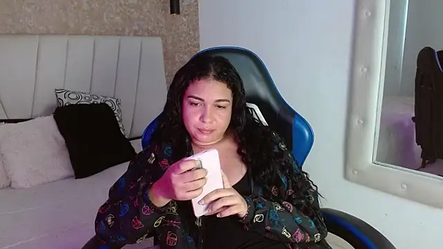 AliceSmity  online show from 04-23-26, 12:29