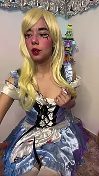 Snapshot of wetbyAlice chatting on 10-30-25, 11:38 wetbyAlice online show from 10-30-25, 11:38