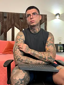 Snapshot of MATEO_DILUCA chatting on 11-17-25, 10:10 MATEO DILUCA online show from 11-17-25, 10:10