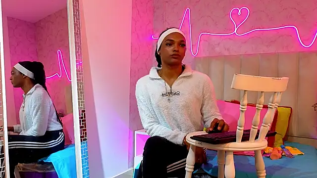 Snapshot of Kardy_Castle7 chatting on 12-03-25, 12:25 Kardy Castle7 online show from 12-03-25, 12:25