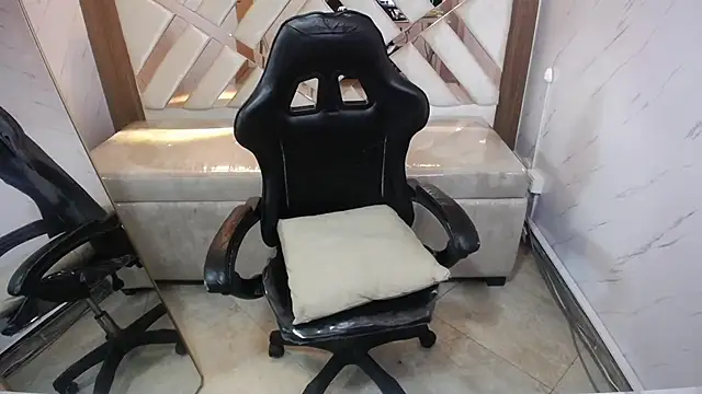 Little cherry b online show from 12-04-25, 08:06