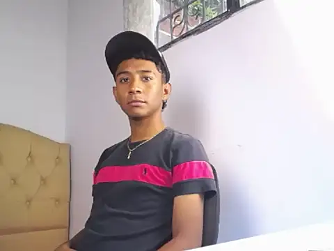 Mark Hernandez online show from 10-27-25, 01:15