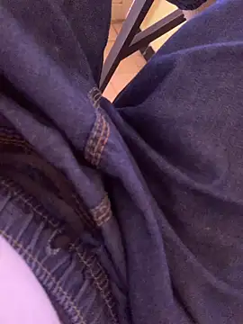 Snapshot of Unique-Man chatting on 11-12-25, 12:49 Unique-Man online show from 11-12-25, 12:49