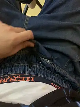 Snapshot of Unique-Man chatting on 11-17-25, 10:10 Unique-Man online show from 11-17-25, 10:10