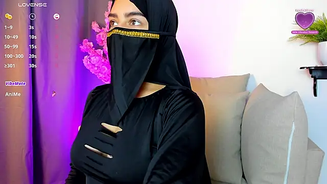 Snapshot of shaima__ chatting on 12-04-25, 08:39 shaima online show from 12-04-25, 08:39