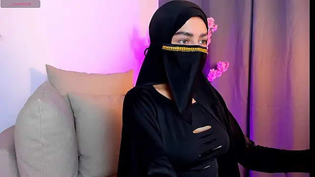 Snapshot of shaima__ chatting on 12-15-25, 08:46 shaima online show from 12-15-25, 08:46