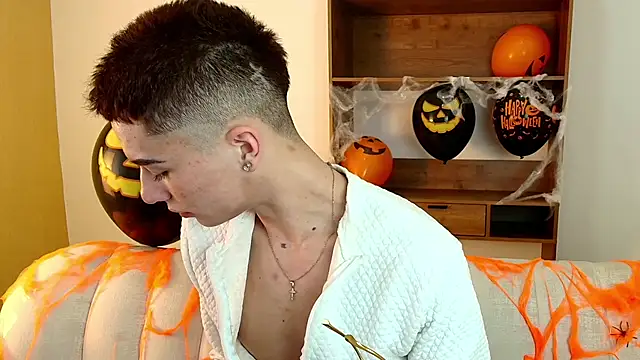 MatheoMontclair online show from 10-28-25, 08:44