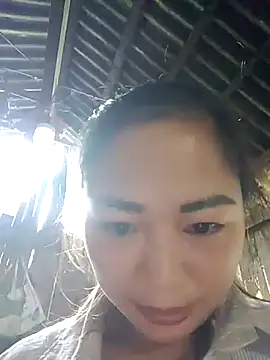 yeu-yeu online show from 10-28-25, 01:42