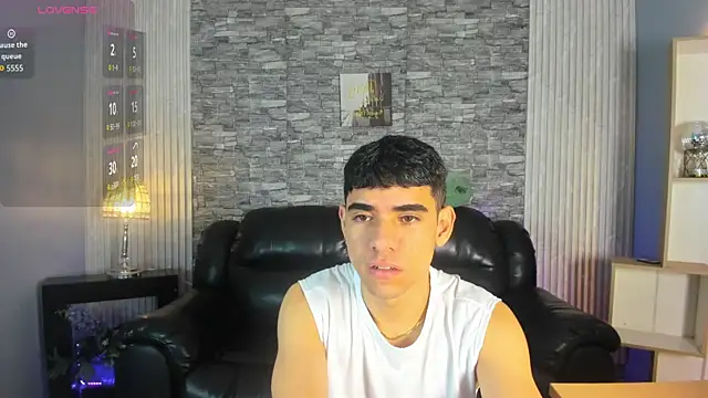 Snapshot of zack_joness18 chatting on 11-15-25, 03:48 zack joness18 online show from 11-15-25, 03:48