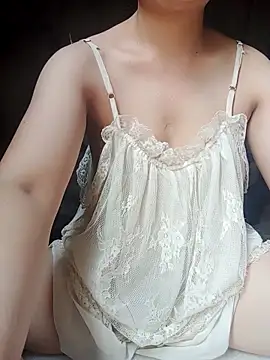 Noelle-e online show from 04-28-26, 03:44