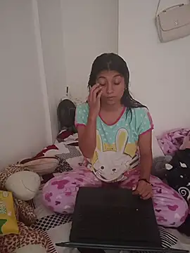 YeseniaRodriguez3 online show from 11-26-25, 03:46