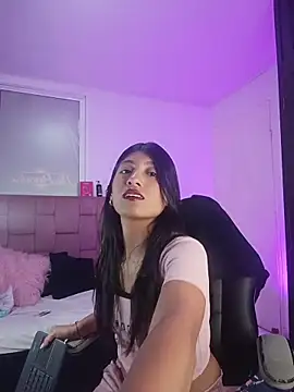 YeseniaRodriguez3 online show from 04-24-26, 12:51