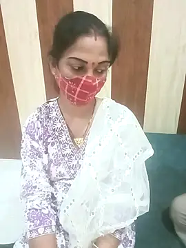 Snapshot of Janvi_kapor chatting on 10-25-25, 10:01 Janvi kapor online show from 10-25-25, 10:01