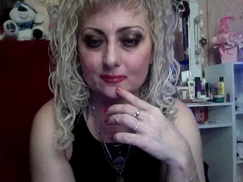 xHot Amazonq online show from 11-03-25, 09:59