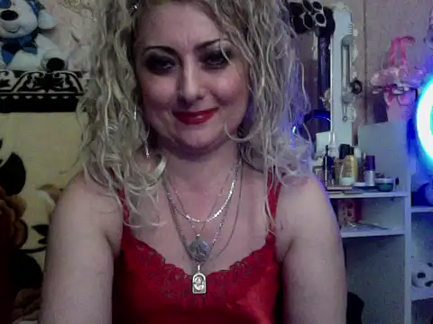 xHot Amazonq online show from 11-17-25, 06:24