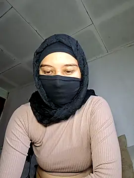 AmirahZahra  online show from 10-28-25, 02:20