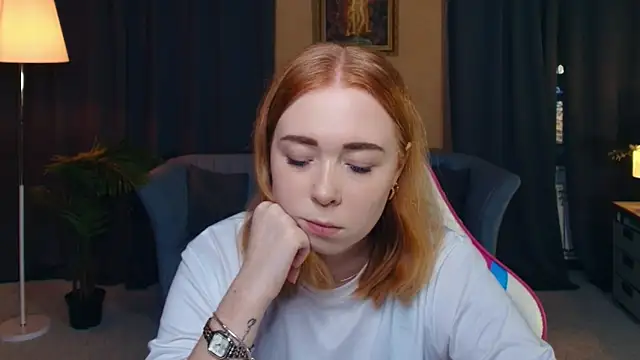 AddieOsler online show from 12-21-25, 07:32